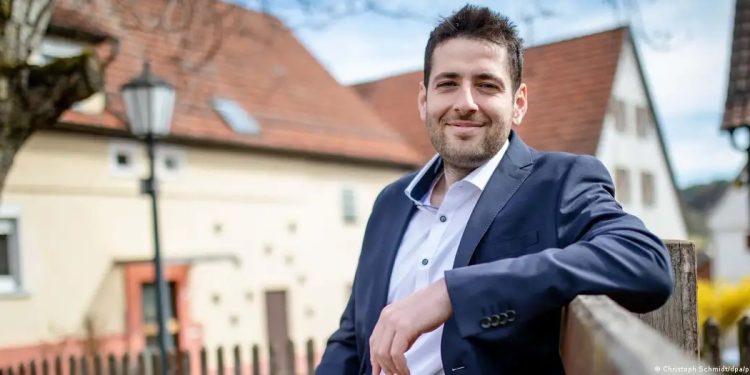 Sığınmacı olarak geldiği Almanya’da belediye başkanı oldu