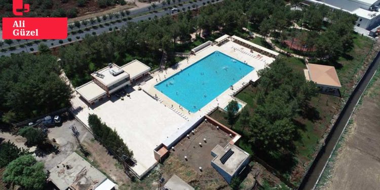 Siverek'te havuz fiyatları düşürüldü ancak 10 yaş altı çocuklardan yine ücret alınacak