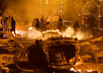 Slavoj Zizek: Artık sol, kanun ve düzeni kucaklamak zorunda