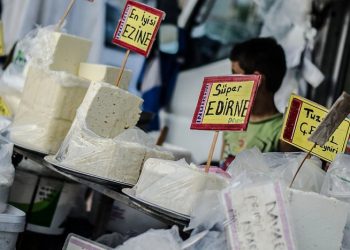 Süte zam gelince, peynir fiyatları şaha kalktı