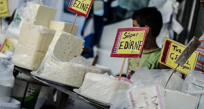 Süte zam gelince, peynir fiyatları şaha kalktı