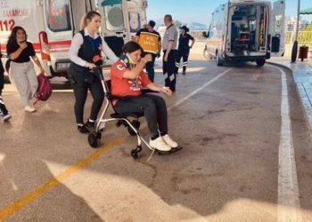 Tarım işçilerini taşıyan midibüs kaza yaptı: Bir ölü, 36 yaralı