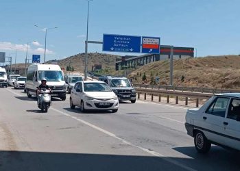 Tatilciler dönüş yoluna geçti; 43 ilin kesiştiği kentte trafik durdu