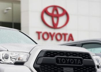 Toyota 6 ayda 4.9 milyon araç sattı