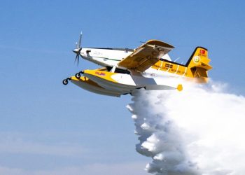 Türkiye, Yunanistan'da devam eden yangınlar için uçak gönderiyor