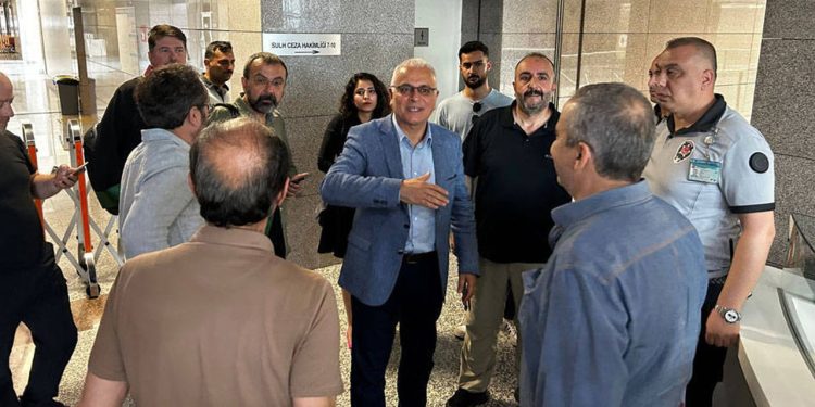 Tutuklu gazeteci Merdan Yanardağ'dan mesaj: Hiçbir zorbalık karşısında boyun eğmeyeceğim