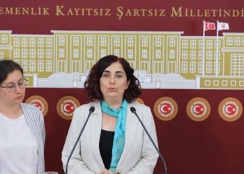 Tutuklu gazeteciler raporu: Gazetecilik suçlanıyor, beraat kararı verilmeli
