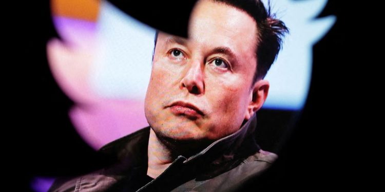 Twitter reklam gelirleri yarı yarıya düştü