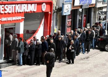 Ucuz et kuyruğu iktidarı rahatsız mı etti? Et ve Süt Kurumu'nun mağazalarının kapatıldığı iddiaları Meclis gündeminde