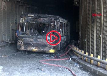 Ümraniye Dudullu'da İETT otobüsü yandı