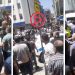Van'da su satan çocuğa müdahale: Polis tepki gösteren bir kişiyi darbederek gözaltına aldı