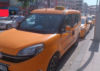 Van’daki taksiciler kontak kapattı: ‘Enflasyona ezdiriliyoruz’