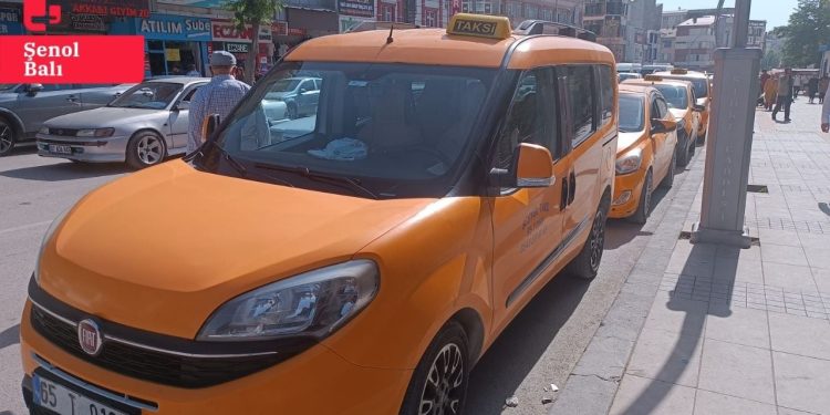 Van’daki taksiciler kontak kapattı: ‘Enflasyona ezdiriliyoruz’