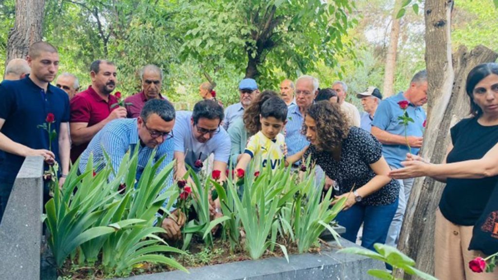 Vedat Aydın mezarı başında anıldı