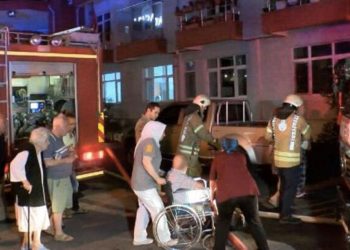 Yaşlı bakım merkezinde yangın: Hastalar tahliye edildi