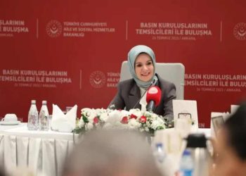 Yeniden Refah'ın seçim vaadiydi; Aile Bakanı'ndan "süresiz nafaka" açıklaması: Mağdur erkeklerin yanındayız