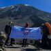 Yoksulluğa dikkat çekmek için Afrika’nın zirvesi Kilimanjaro’ya tırmandılar