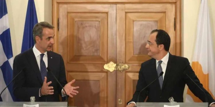 Yunan Başbakan Kıbrıs'tan seslendi: İki devletli çözüm gündemimizde yok