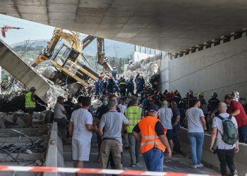 Yunanistan'da onarım çalışması yapılan köprü çöktü: Bir işçi öldü, dördü yaralandı