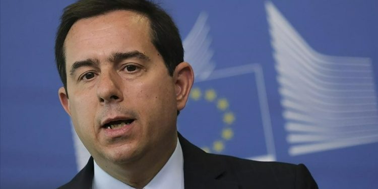 Yunanistan'daki orman yangınlarının ardından bakan istifası geldi