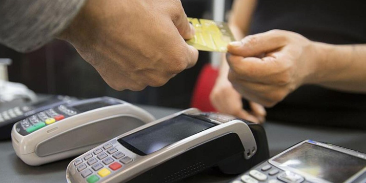 Yurttaş kredi kartlarına yöneldi, kriz büyüdü: 2 trilyon 211 milyar liralık borç