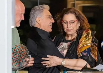 Zülfü Livaneli ve Maria Farantouri, Theodorakis için konser verecek