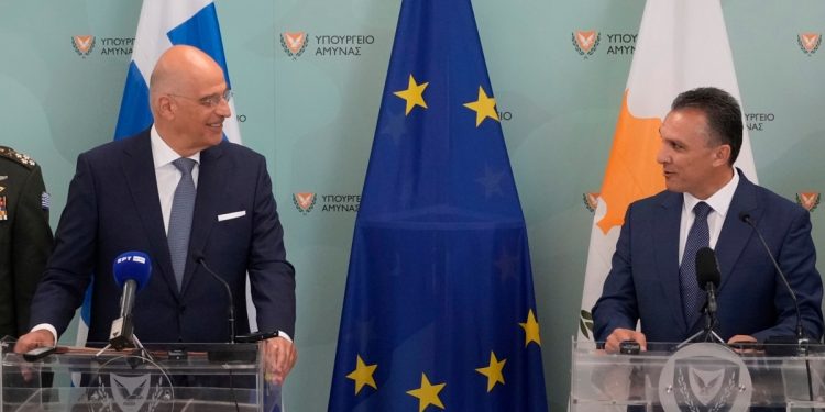 Doğu Akdeniz’de gerginliğin azalmasından memnun olan Yunanistan’dan “güven ortamı” mesajı