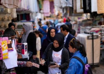 Reuters: “Ekonomik zorluk döneminde Türkiye dış siyasette yüzünü Batı’ya dönüyor”