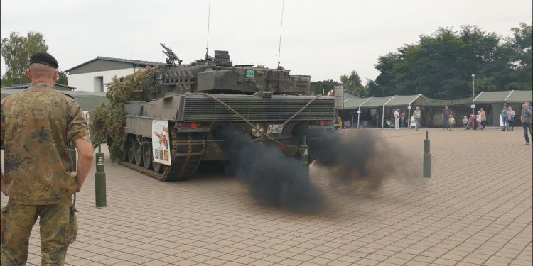 Yine atletle tank durdurma yalanı