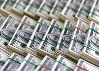 Merkez Bankası (MB) verilerine göre mayısta net hata noksan kaleminde 7,4 milyar dolarlık çıkış kaydedildi. Aynı ayda cari açık 7,9 milyar dolar oldu.
