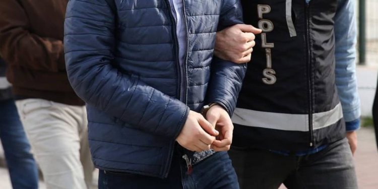 ‘Namazla dalga geçtiği’ iddia edilen özel güvenlik görevlisi tutuklandı