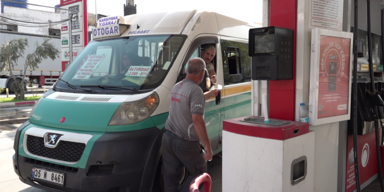 Minibüsçüler akaryakıt zamları yüzünden kontak kapatıyor