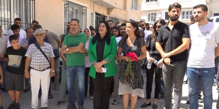 Beybahçe saldırısında yaşamını yitirenler anıldı  