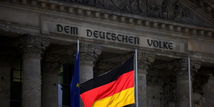 Alman Parlamentosu üyesi Gökay Akbulut’un Türkiye’de gözaltına alındığı ortaya çıktı