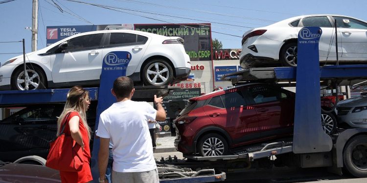 Yaptırımlara rağmen Amerikan araçları Rusya’ya Ermenistan üzerinden sokuluyor