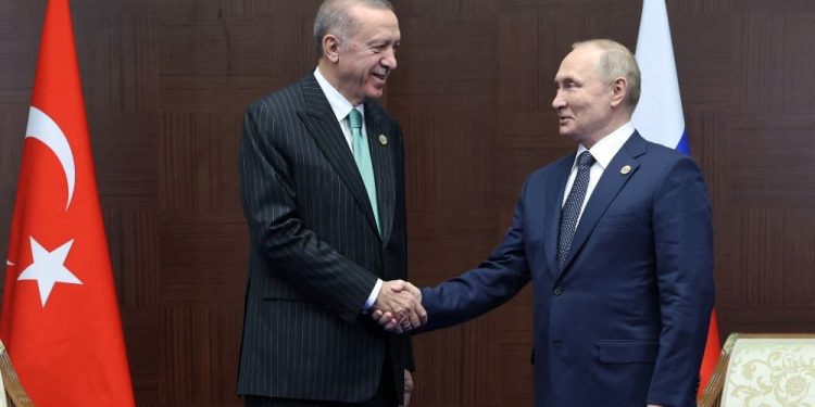 Erdoğan Putin ile telefonda görüştü: ‘Ukrayna’da gerilimi tırmandıracak adımlar atılmamalı’