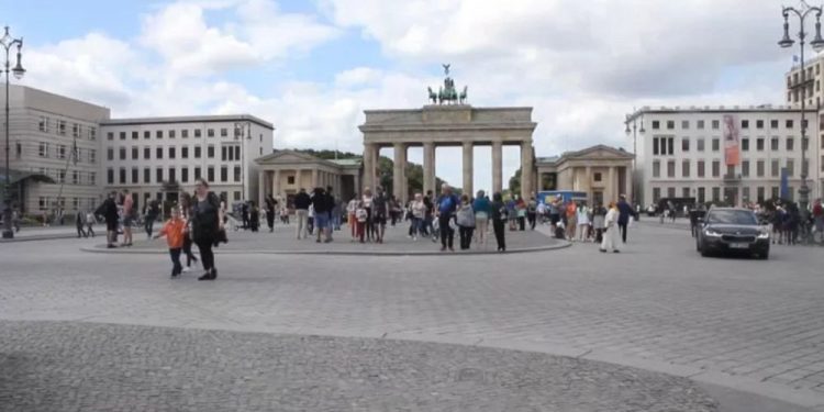 İsrailliler aşırı sağın yükseldiği bir dönemde Alman vatandaşlığına geçmek istiyor