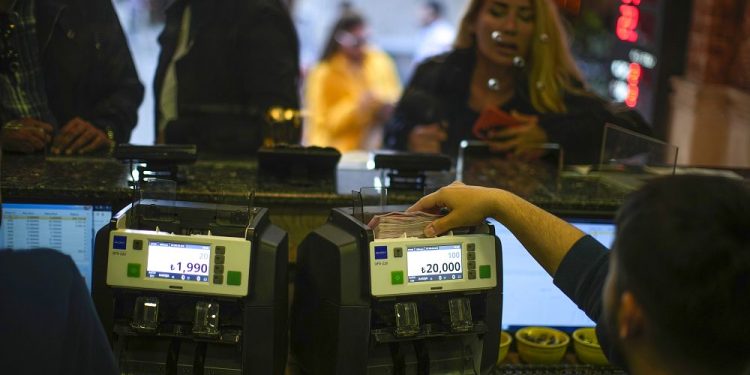 OECD Raporu: Türkiye’de zenginler ‘temel ödemeler’ konusunda yoksullardan daha endişeli