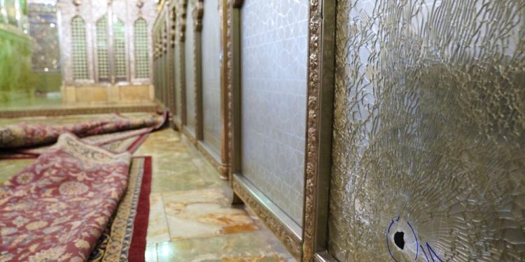 Şiraz’da Şah Çerağ Türbesi’ne yine saldırı düzenlendi: En az 4 ölü