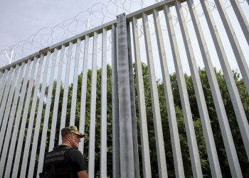 Polonya’da ‘Rusya ve göçmen’ alarmı: Belarus sınırına 10 bin asker gönderilecek