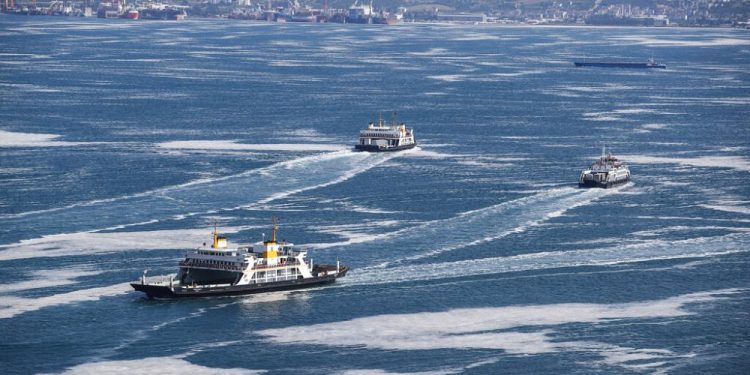 Kocaeli’nin Derince ilçesinde TMO silosunda patlama meydana geldi: 10 yaralı var