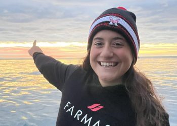 11 saat 48 dakika aralıksız yüzdü: Aysu Türkoğlu tarihe geçti