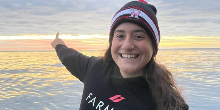 11 saat 48 dakika aralıksız yüzdü: Aysu Türkoğlu tarihe geçti