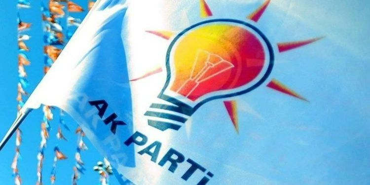 2 günde 2 AKP ilçe başkanı istifa etti