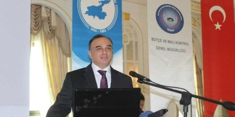 40 gün önce atanmıştı; Mehmet Şimşek'in yardımcısına çift maaş birden