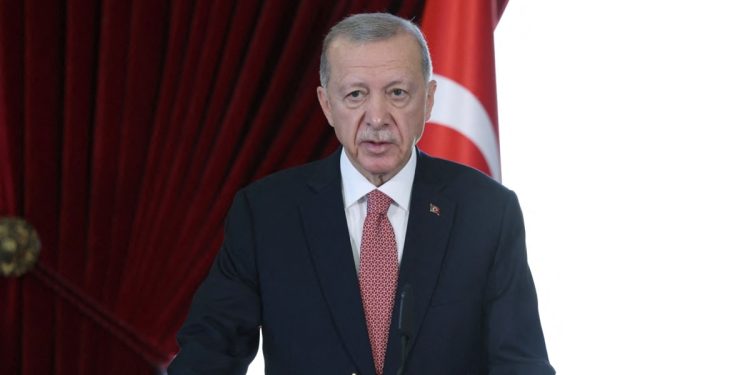 Erdoğan’dan memur ve emekliye zam mesajı: “Memnun edecek adımlar atacağız”