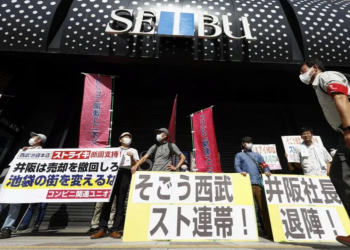 61 yıl sonra ilk: Japonya'da 900 işçi greve gitti, 'o kadar ilgimi çekti ki, görmek için iki saat yol gittim'