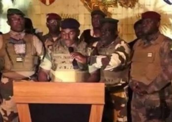 Gabon’da askerler yönetime el koydu