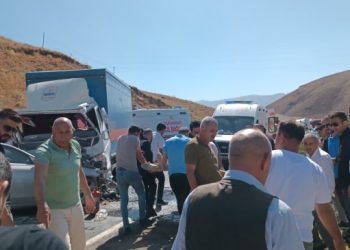 Kaza geçiren 2 Barış Annesi ile oğlu yaşamını yitirdi