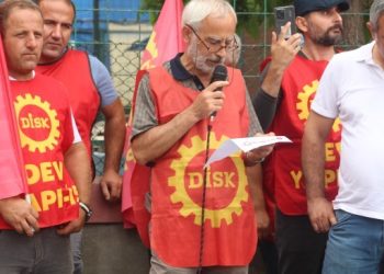 İşçiler firmadan alacaklarını talep etti